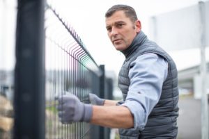 Ellendale Fence Repair and Installation MemphisHandyman Images Fence 5 300x200
